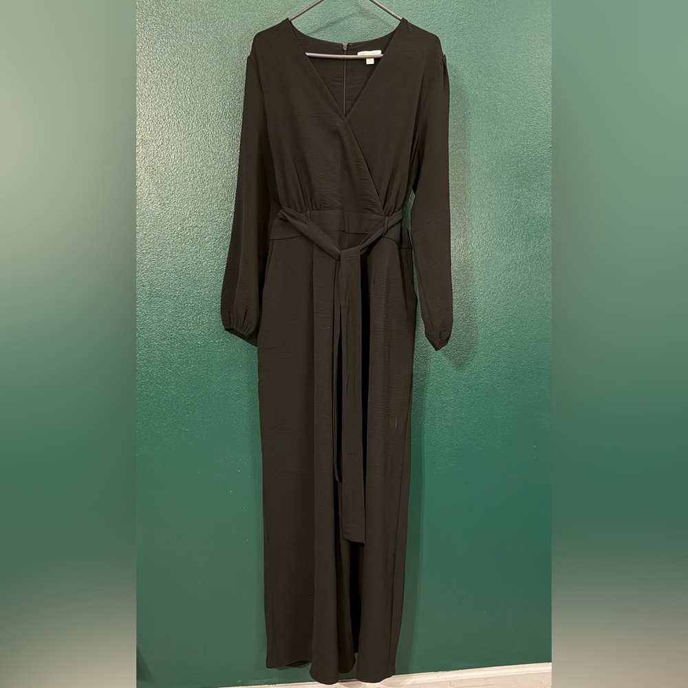 Elegant Black Jumpsuit with Waist Tie